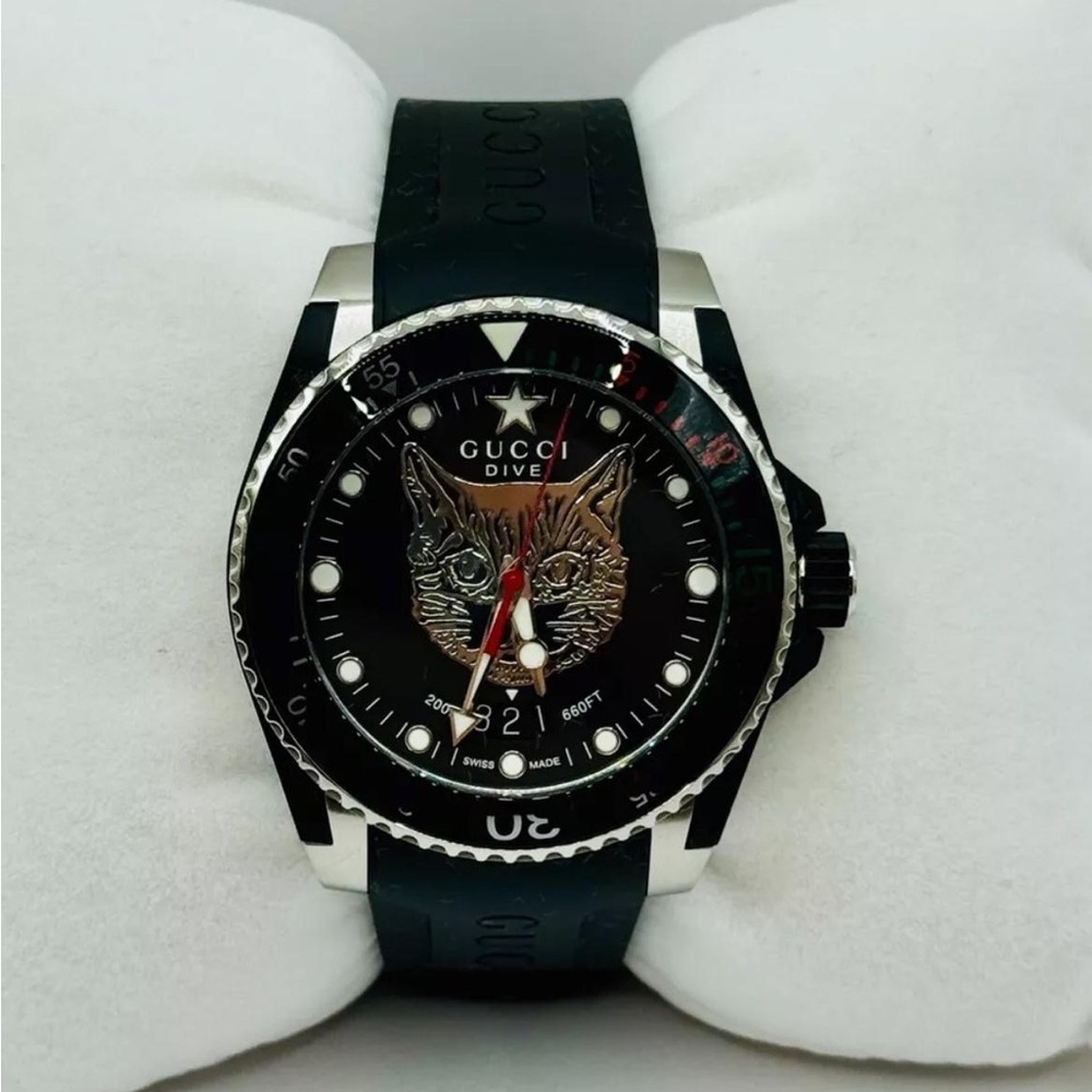 Gucci Dive 40mm Watch YA136320 – Black Dial with Feline Head Motif